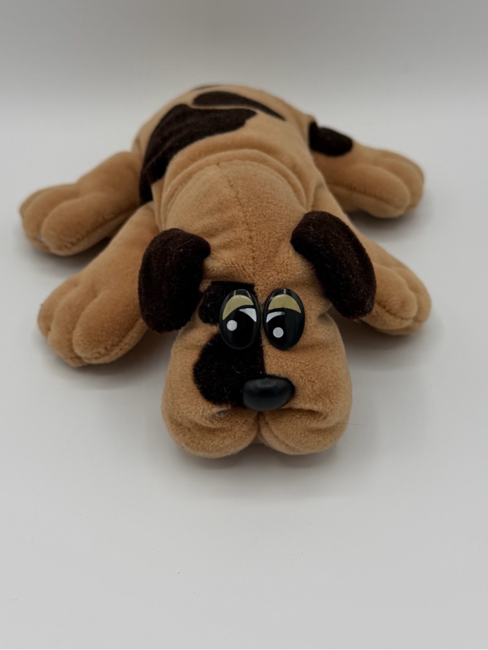 POUND PUPPIES Classic 80's Collection Tan With  Brown Spots Plush Nostalgia